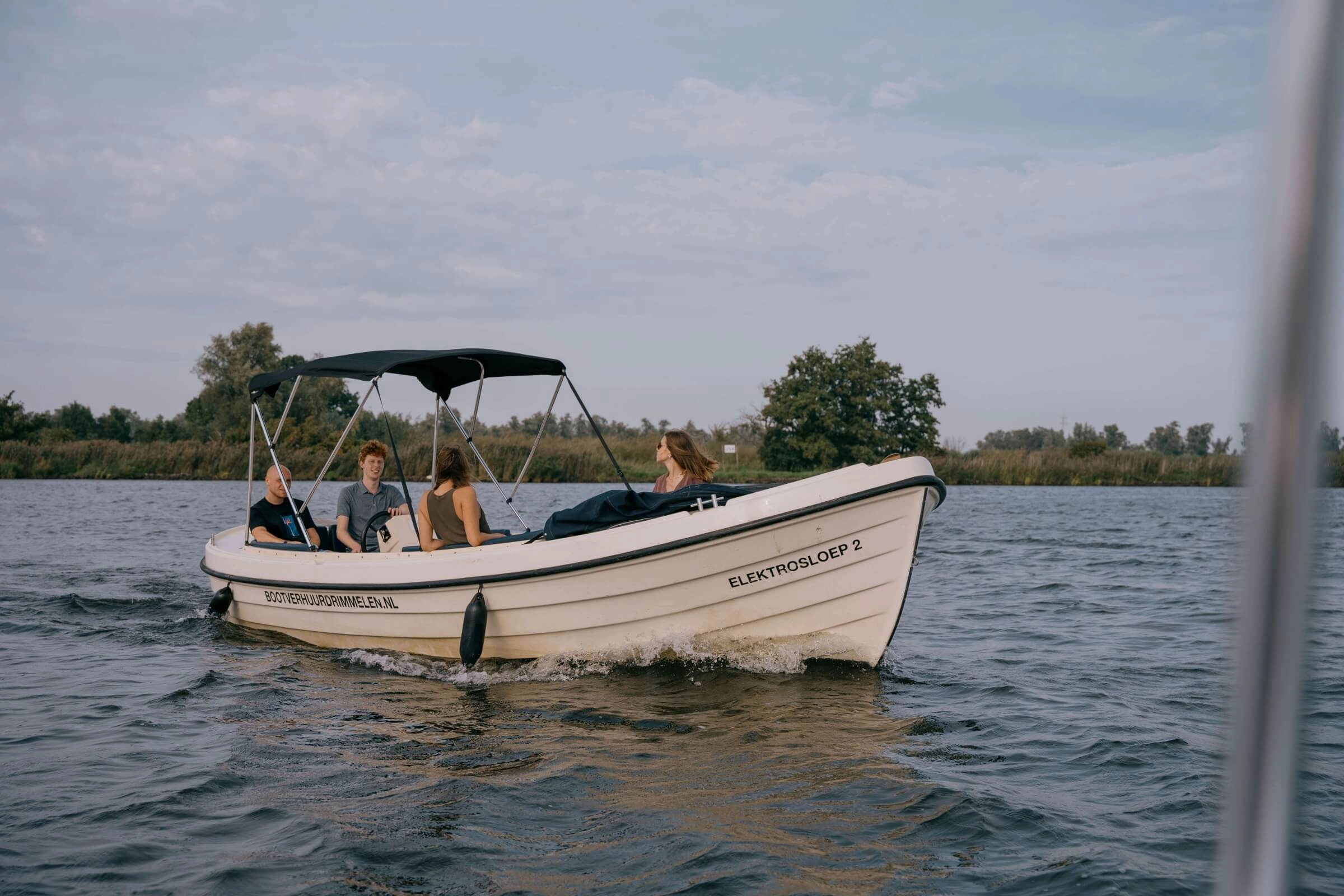 Elektrische boot 8 personen huren | Bootververhuur Drimmelen