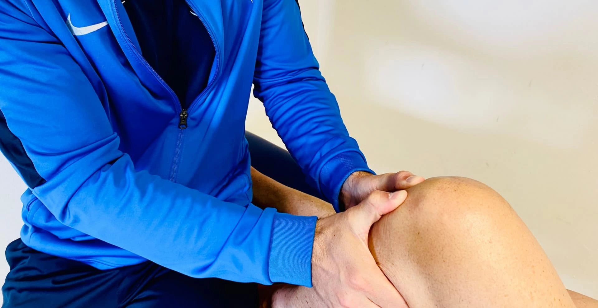 kniepijn behandelen door onze kniespecialist fysiotherapeut | HealthCentre Groningen Zuidhorn