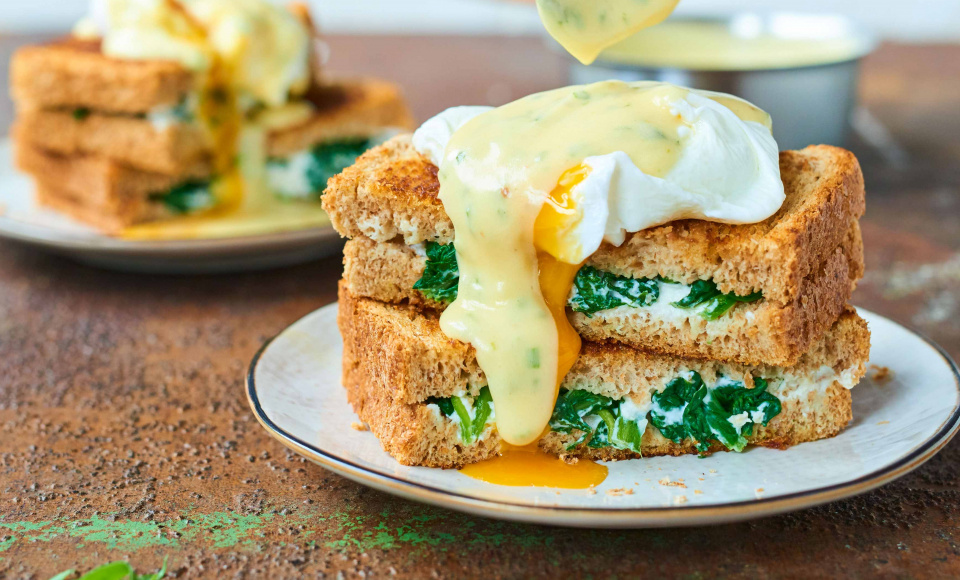 tosti eggs benedict