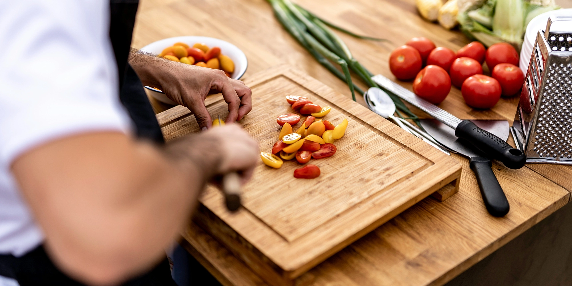 HomeMadeChefs_picture Cutting Board    .png