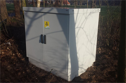 dichte-UPS-kast-van-Staka-small.jpg