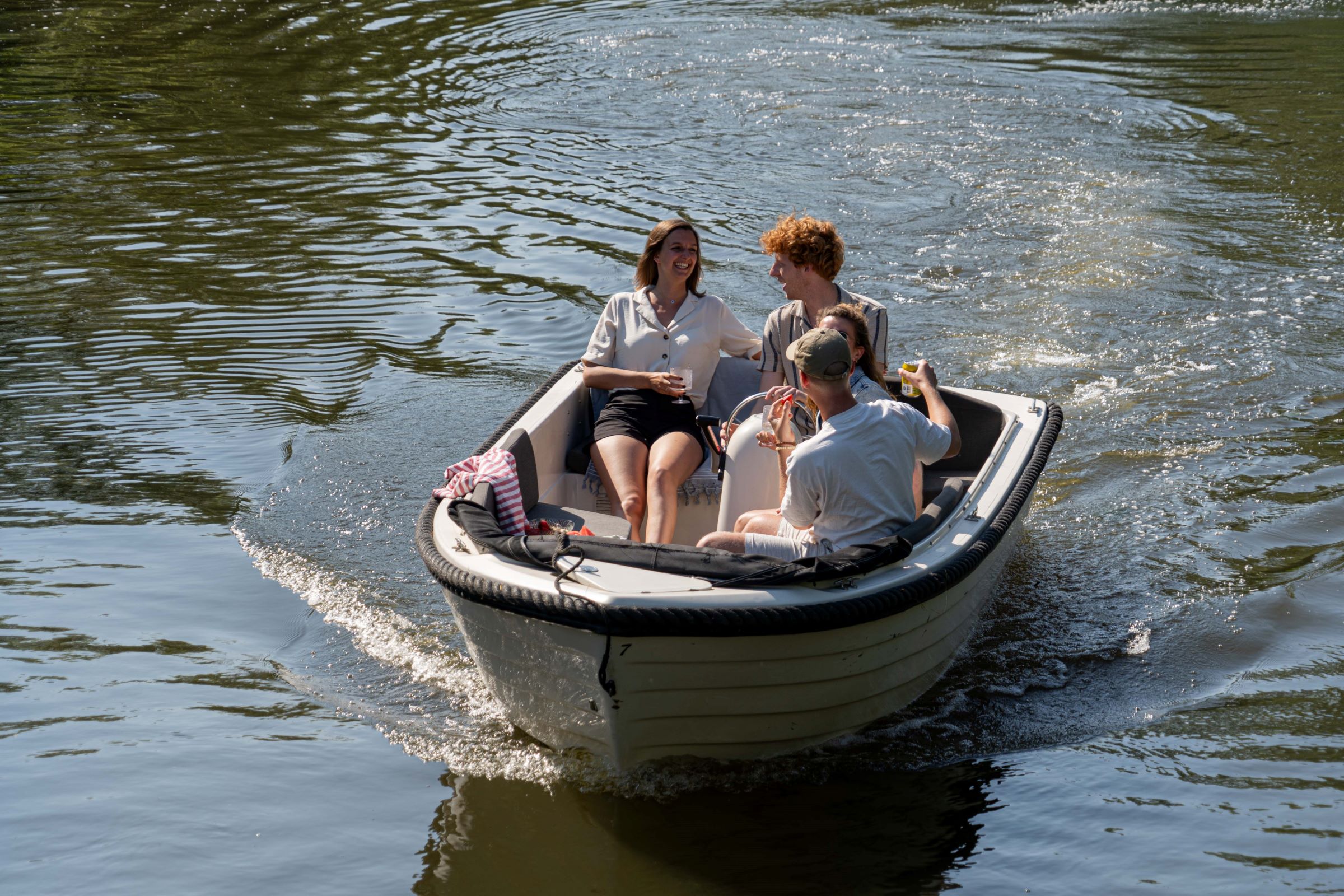 Boot huren in De Biesbosch | Watersport Botenverhuur
