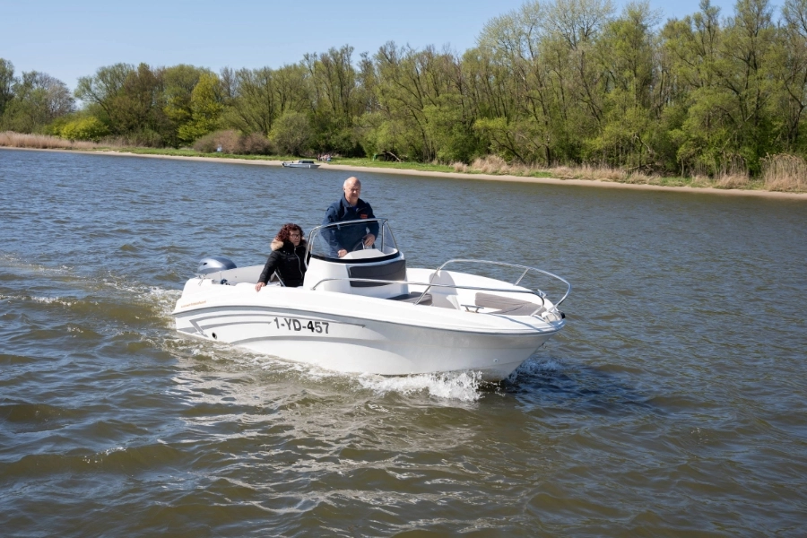 Boot huren in De Biesbosch | Watersport Botenverhuur
